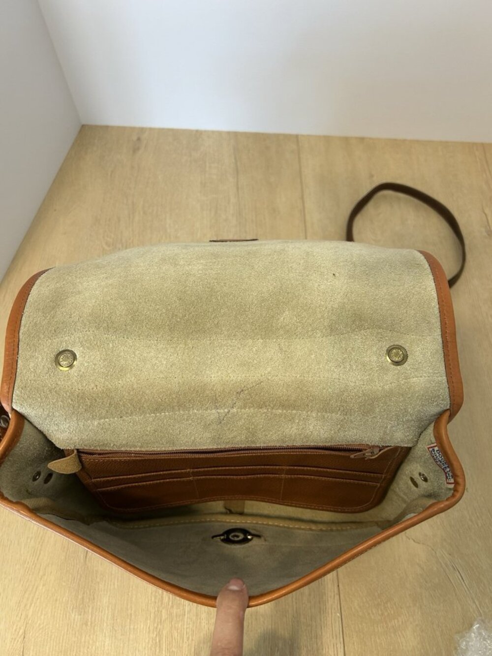 1990s Dooney & Bourke 701 CARRIER Shoulder Bag Tan Cream Vintage Collection RARE - Picture 13 of 15